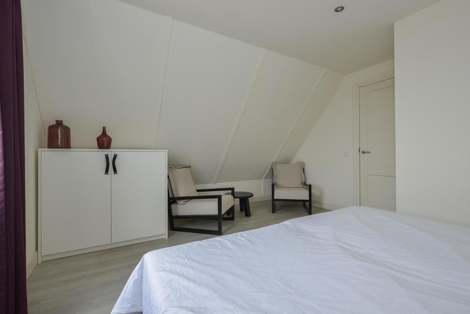 Foto 18 van Zeedijk 2-227