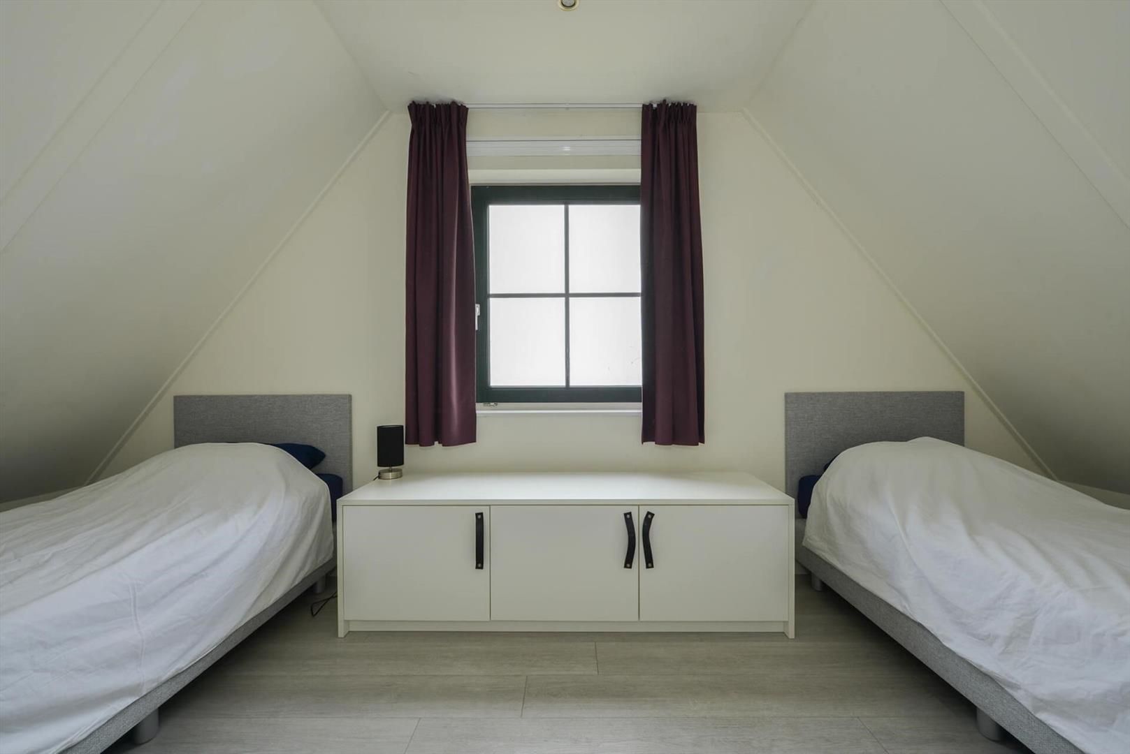 Foto 24 van Zeedijk 2-227