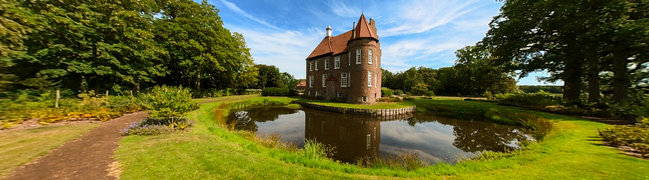 Bekijk 360° foto van Vijver en tuin van Bouwhuispad 1--2