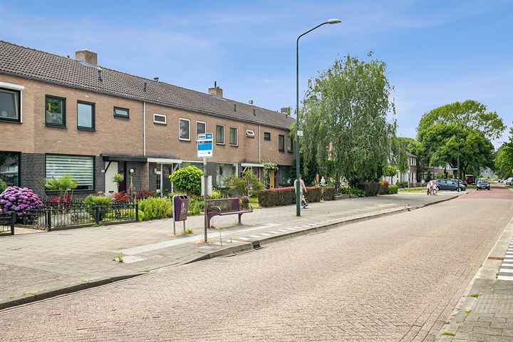 Bekijk foto 25 van Pinksterbloemstraat 12