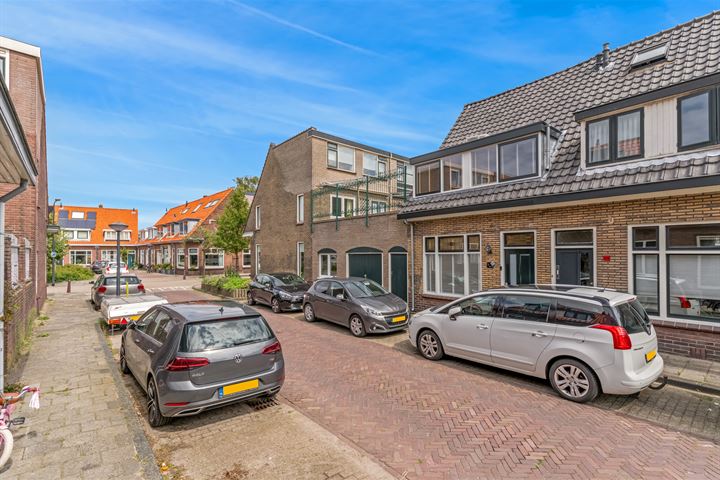 Bekijk foto 36 van Heemskerkstraat 83