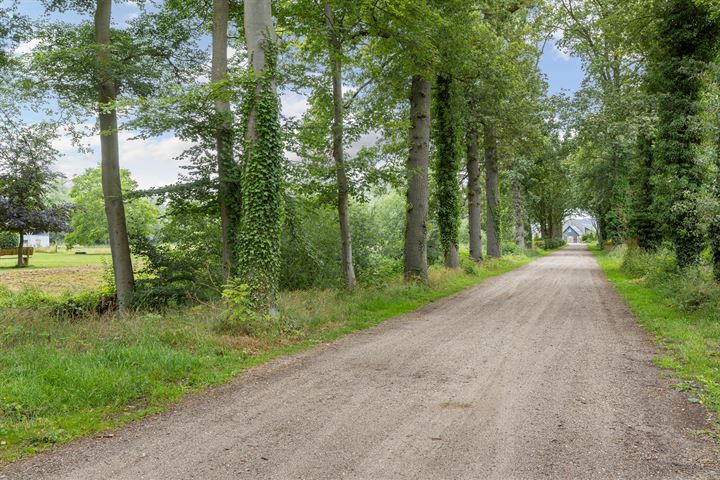 Bekijk foto 4 van Oude Wezeveldseweg bij 18