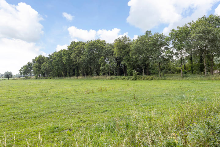 Bekijk foto 11 van Oude Wezeveldseweg bij 18