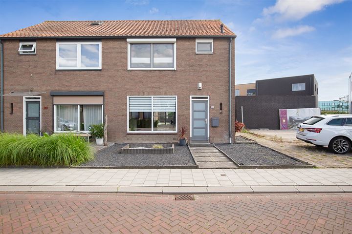 Bekijk foto 1 van Blaaubeenstraat 61