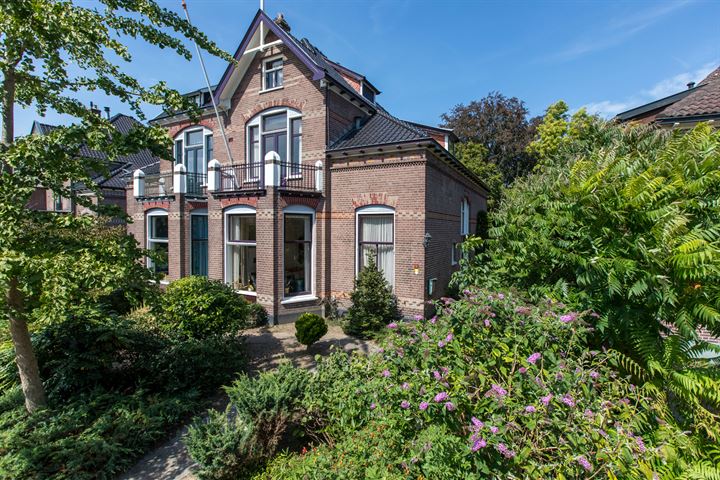 Bekijk foto 1 van Prins Hendriklaan 12