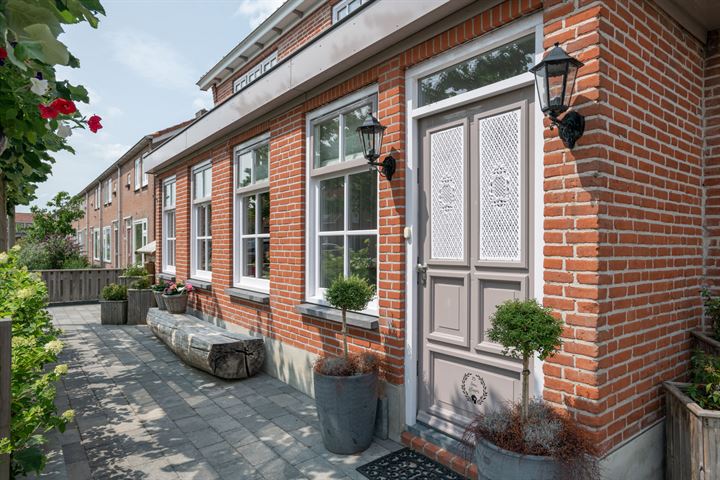 Bekijk foto 44 van Burchtstraat 25