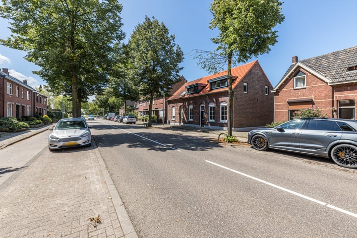 Bekijk foto 45 van Baarlosestraat 194