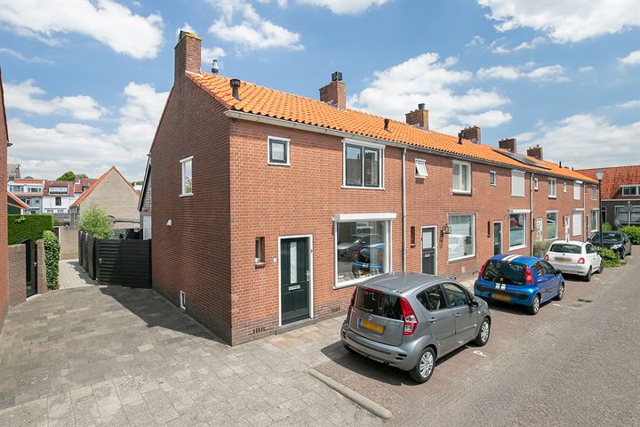 Bekijk foto 40 van Prinses Beatrixstraat 12