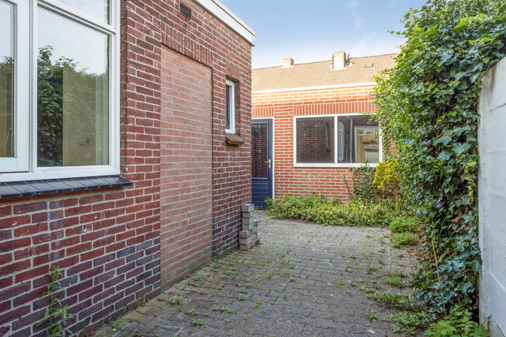 Bekijk foto 21 van Zonneroosstraat 34