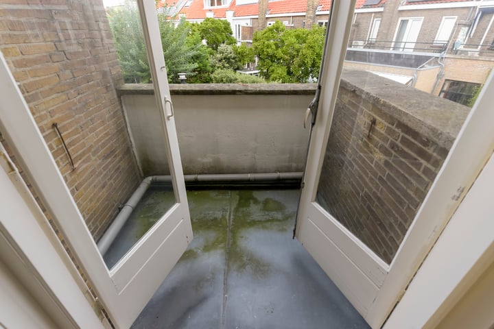 Bekijk foto 32 van Duinkerksestraat 18