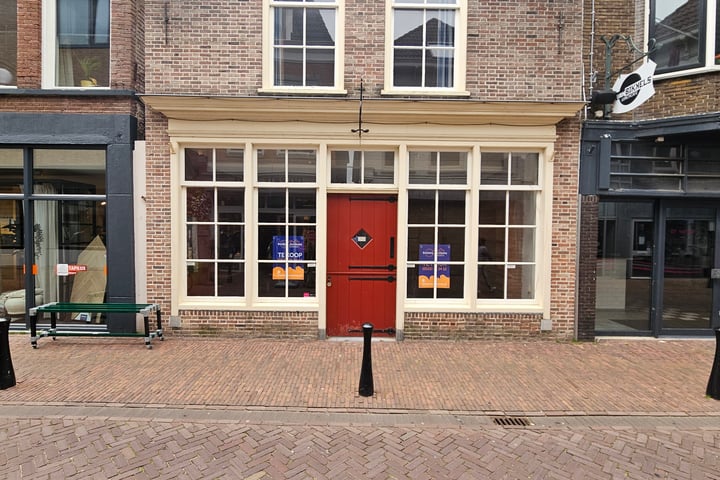 Hoofdstraat 105
