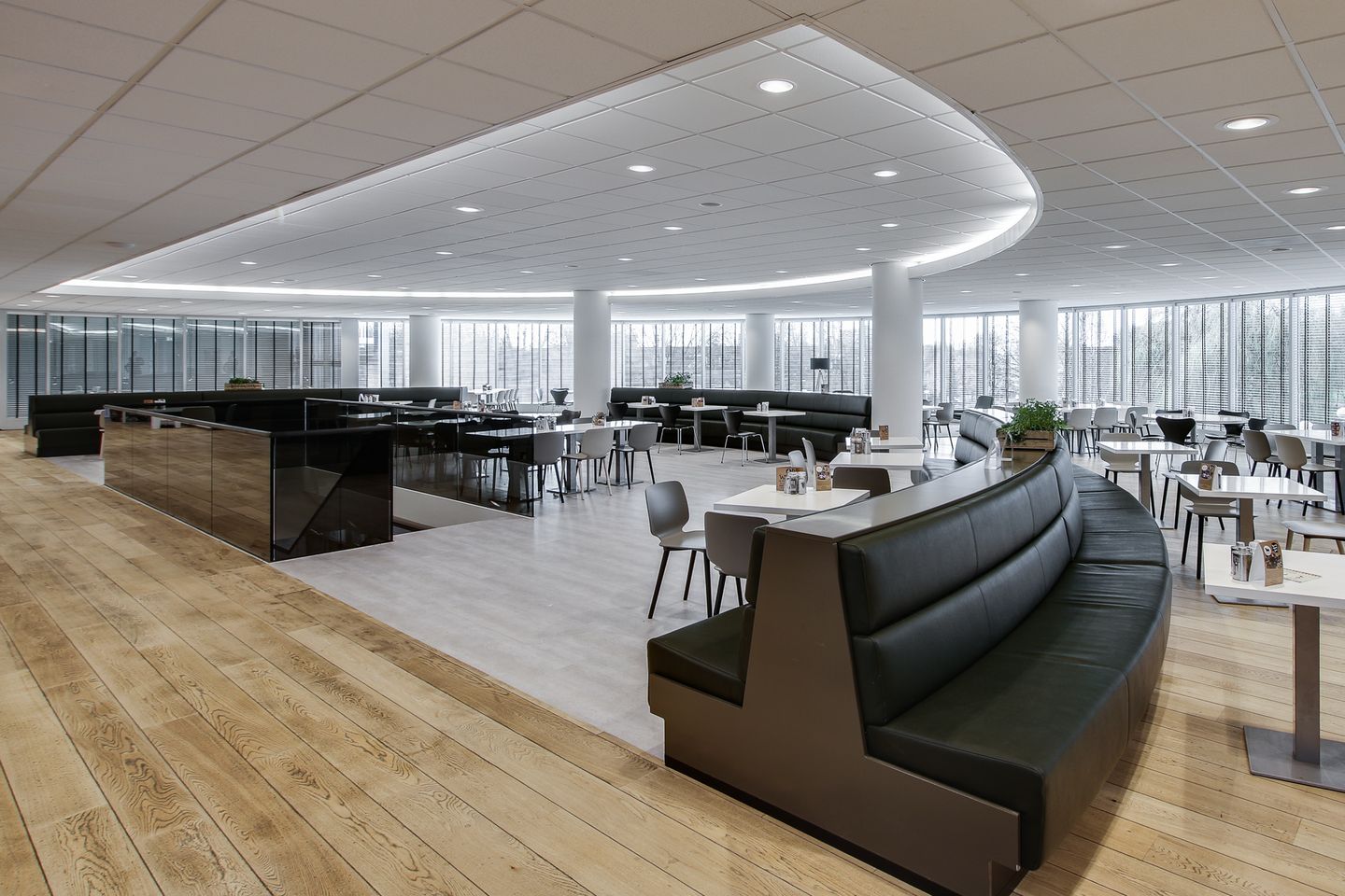 View photo 2 of Gondel 1