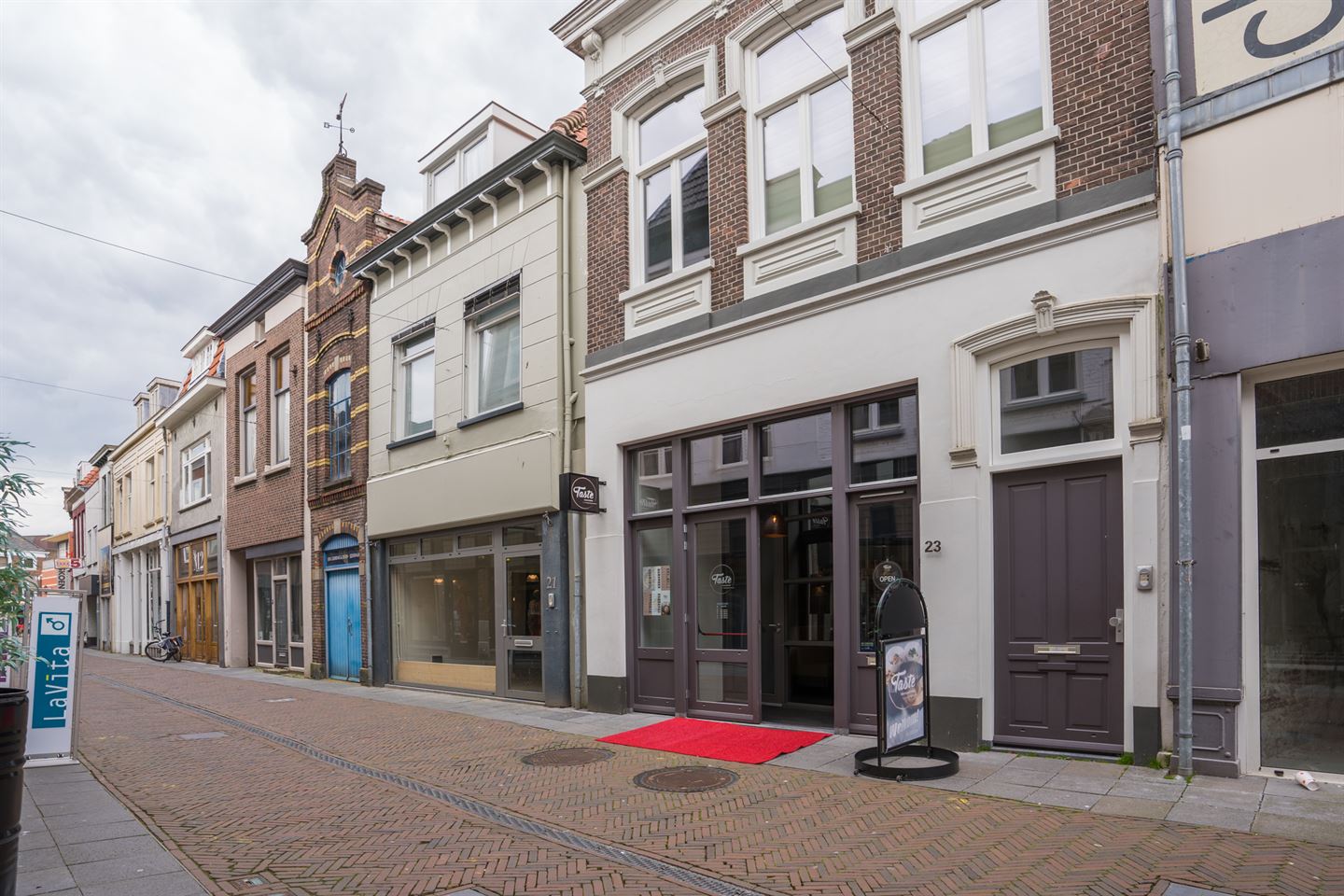 Bekijk foto 1 van Weerstraat 23