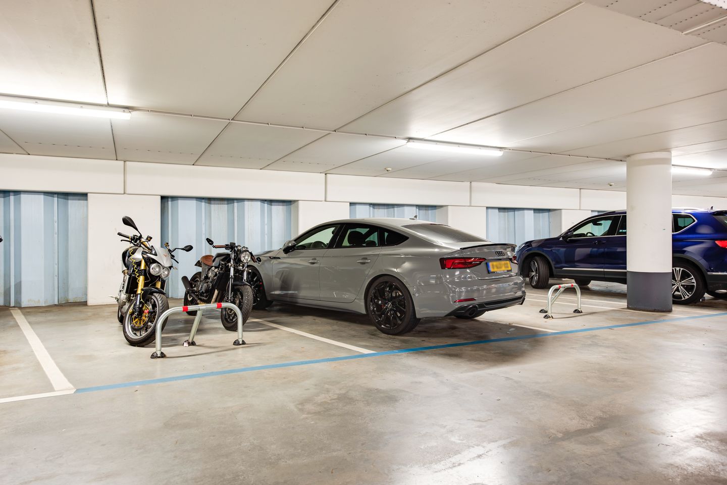 Foto 4 van Stationsplein (diverse parkeerplaatsen)