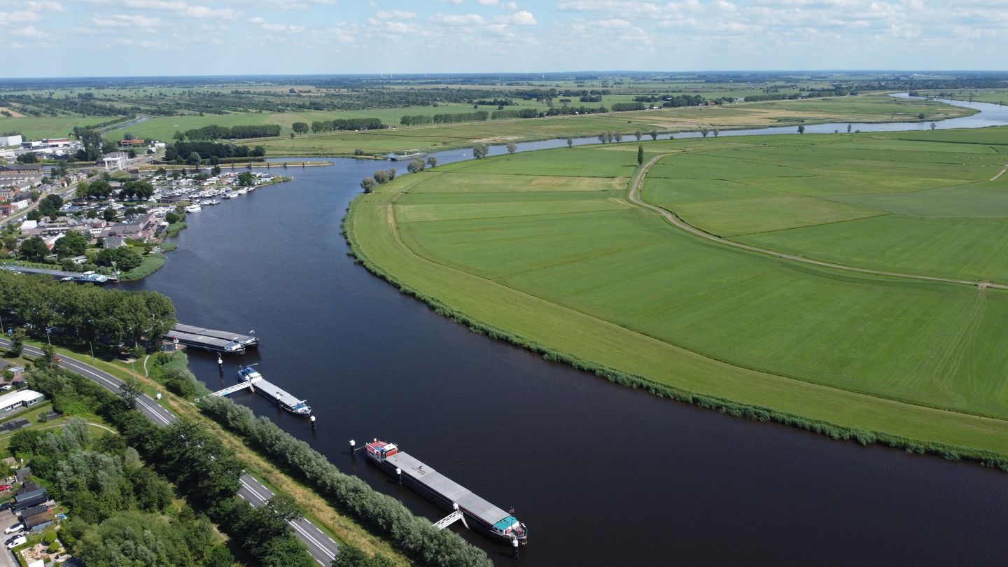 Foto 14 van Westeinde - De Whaa kavels aan vaarwater