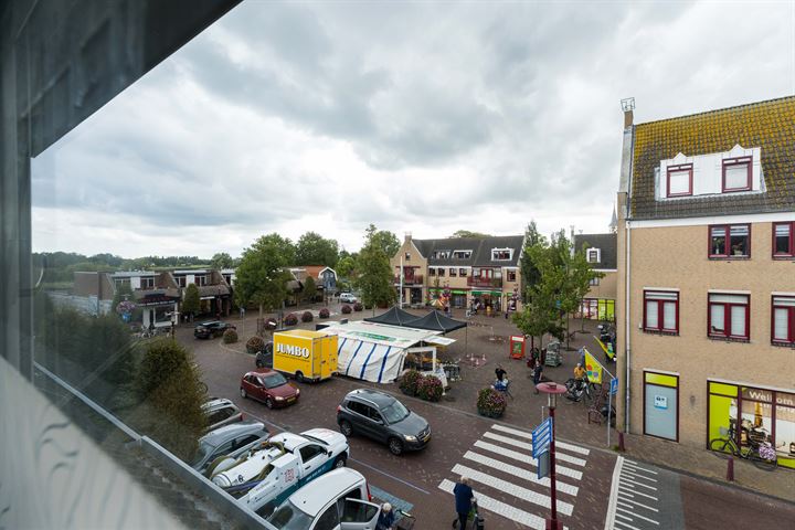 Bekijk foto 41 van Dorpsplein 11