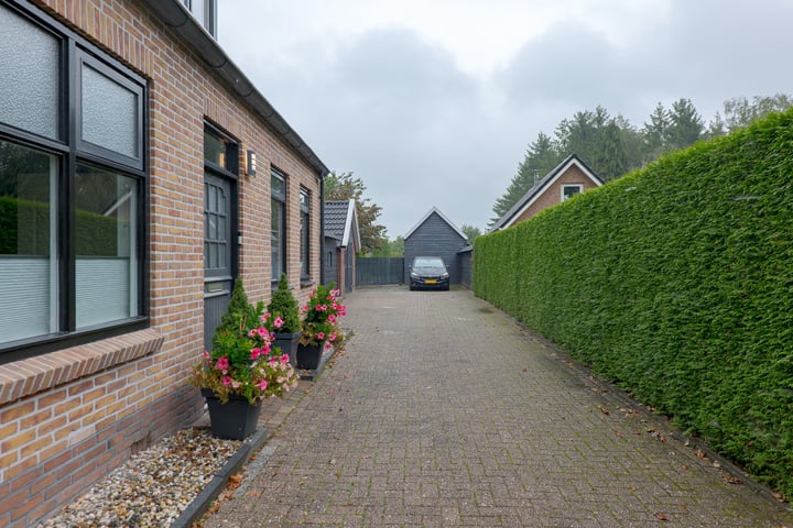 Bekijk foto 5 van Eeserstraat 11