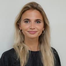 Nikki Blom - Vastgoedadviseur