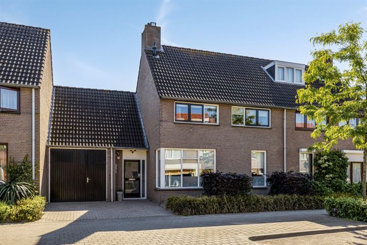 Bekijk foto 39 van Leharstraat 47