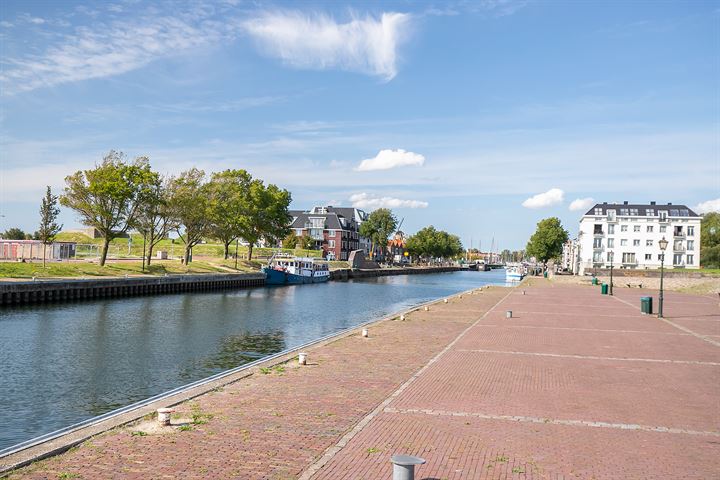 Bekijk foto 39 van Kanaalweg Westzijde 7