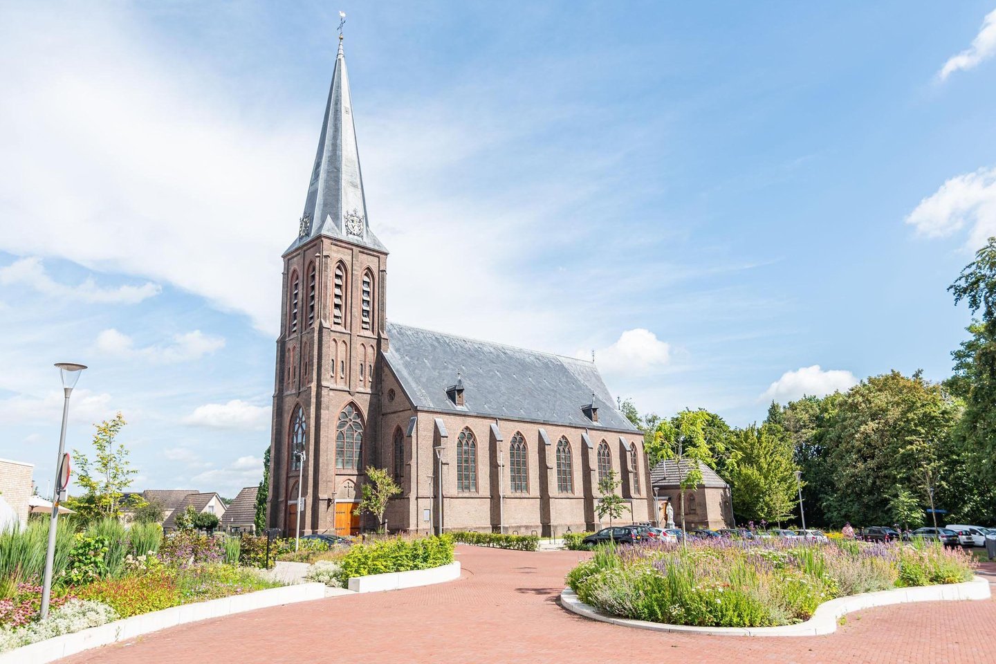 Bekijk foto 1 van Kerkplein 2