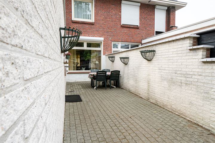 Bekijk foto 32 van Edisonstraat 14