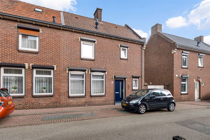 View photo 1 of Kapelaan Hermkensstraat 10