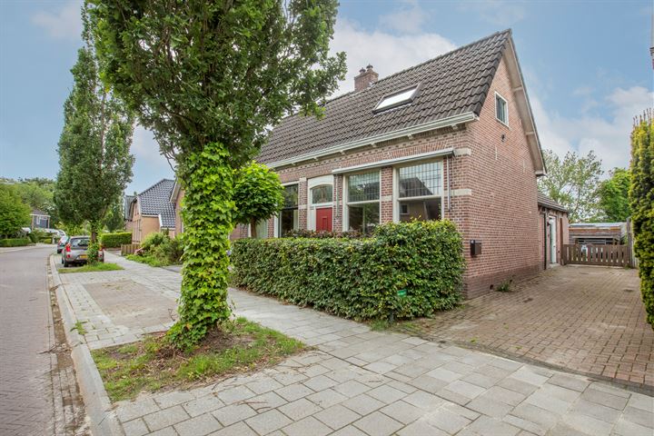 Bekijk foto 1 van Ruysdaelstraat 49