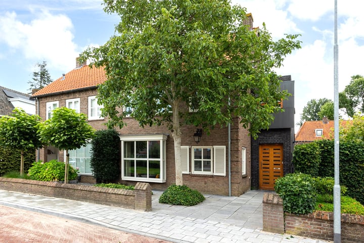 Bekijk foto 1 van Kamperfoeliestraat 11