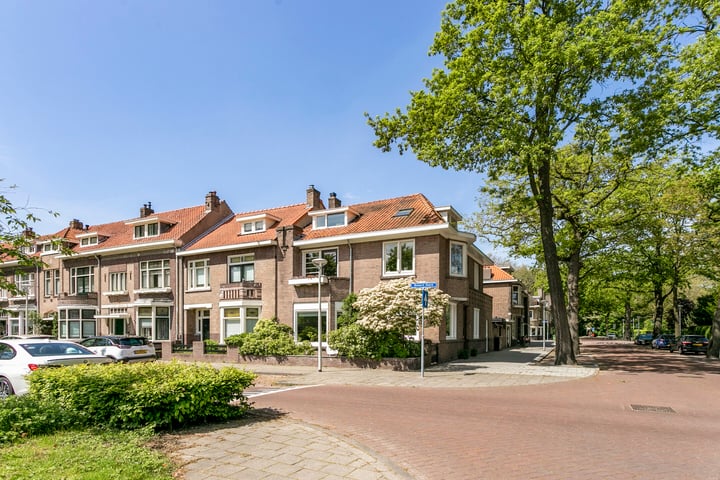 View photo 52 of Van Overstratenlaan 17