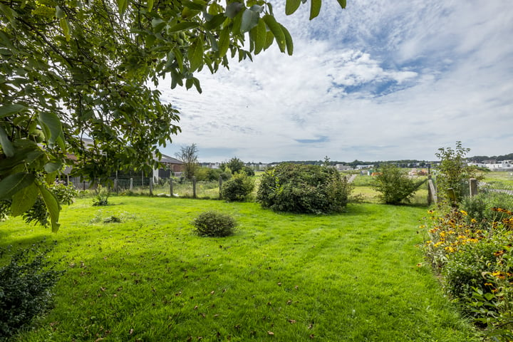 Bekijk foto 39 van Heerlerbaan 192