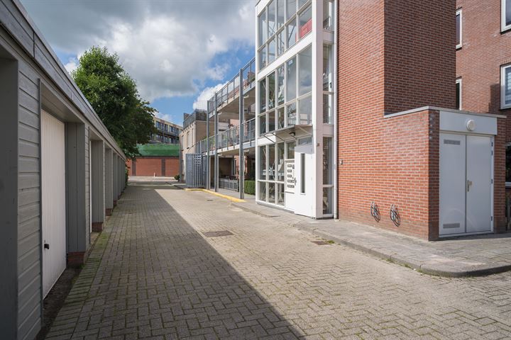 Bekijk foto 36 van Sjarketorenstraat 19