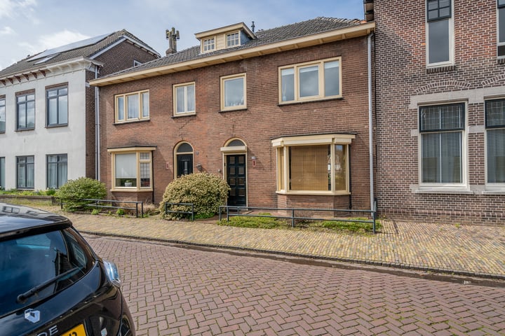 Bekijk foto 1 van Hoofdstraat 10