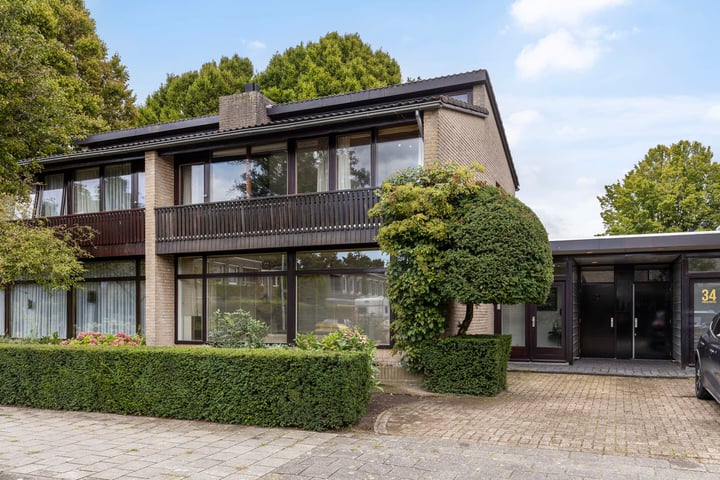 Van der Duyn van Maasdamstraat 32