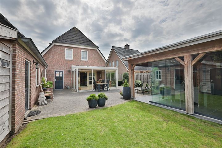 View photo 37 of Bernard van Damstraat 22