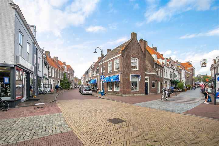 Bekijk foto 40 van Zusterstraat 30