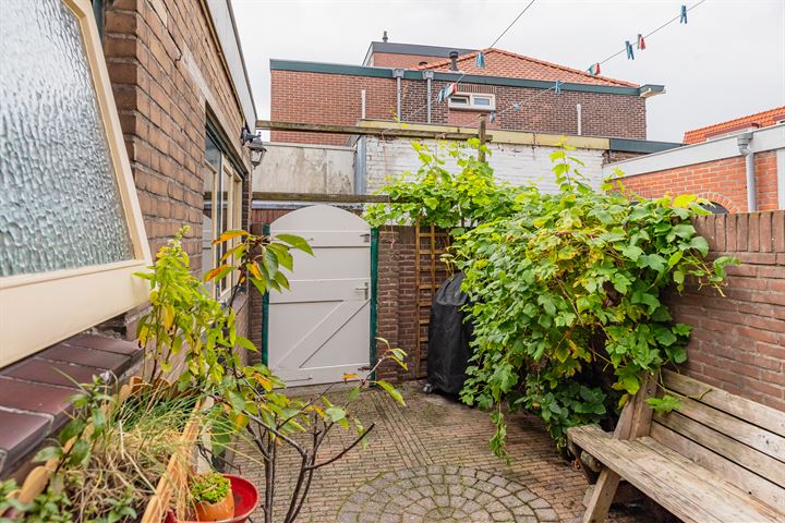 View photo 19 of Trompstraat 55