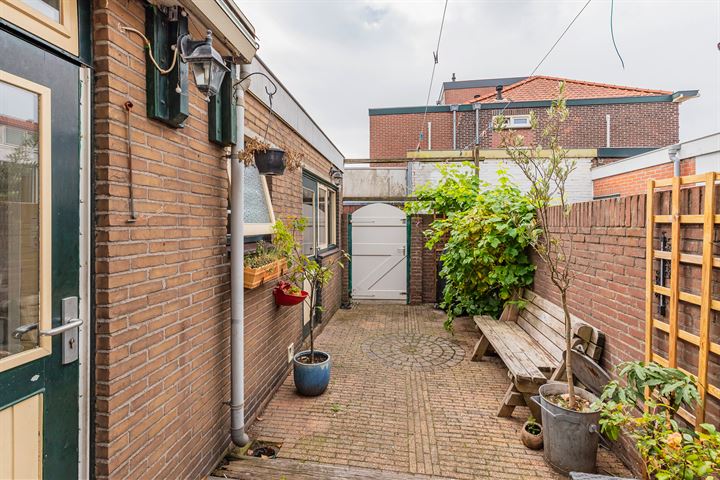 View photo 18 of Trompstraat 55