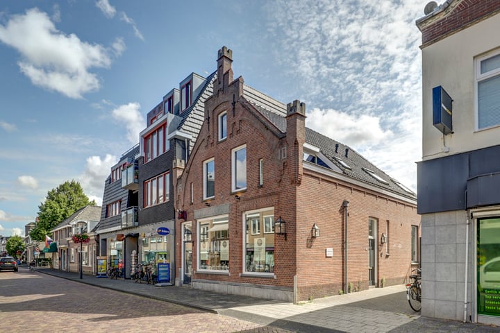Raadhuisstraat 28