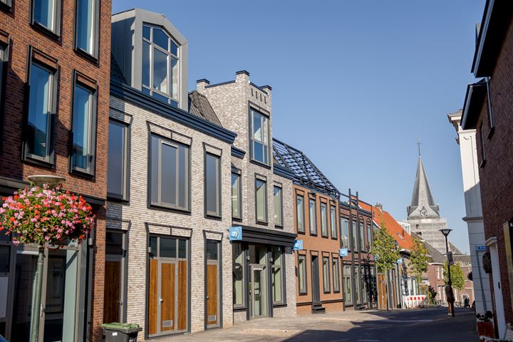 View photo 4 of Hogestraat 16