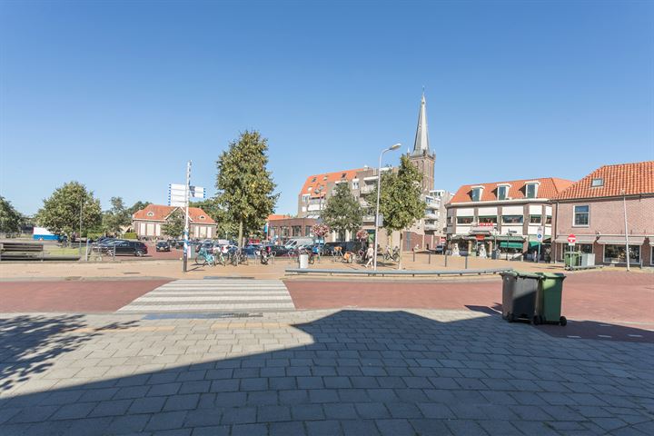 Bekijk foto 30 van Paardenmarkt 1