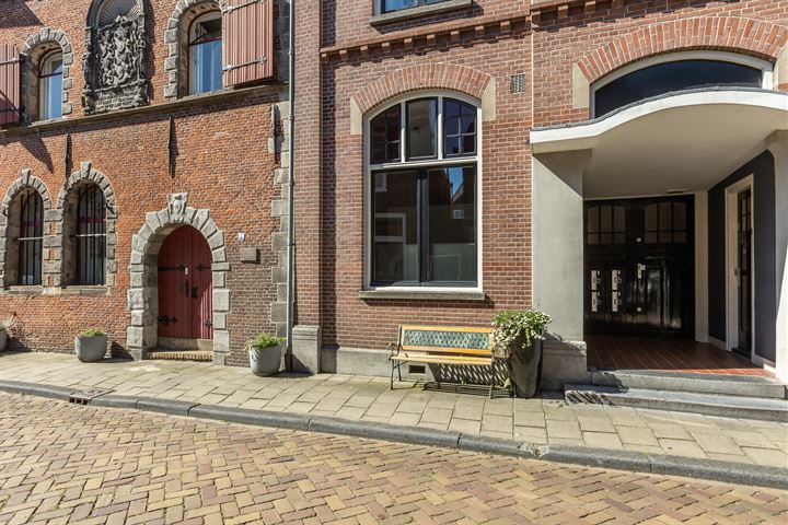 Bekijk foto 2 van Koestraat 72-A