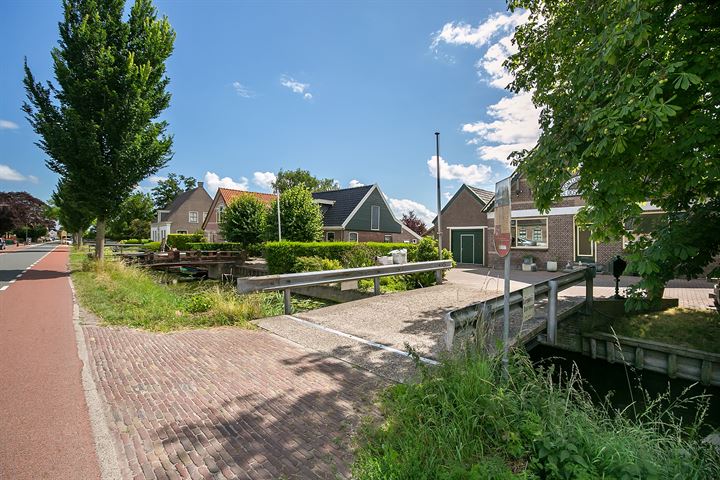 View photo 2 of Oostwouder Dorpsstraat 36