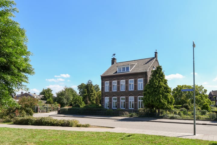 Stationsstraat 2