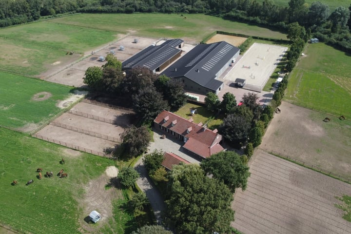 Eikesstraat 43 en 43a, Hunsel