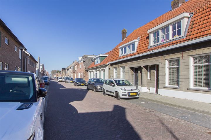 Bekijk foto 2 van Besoyensestraat 65-B