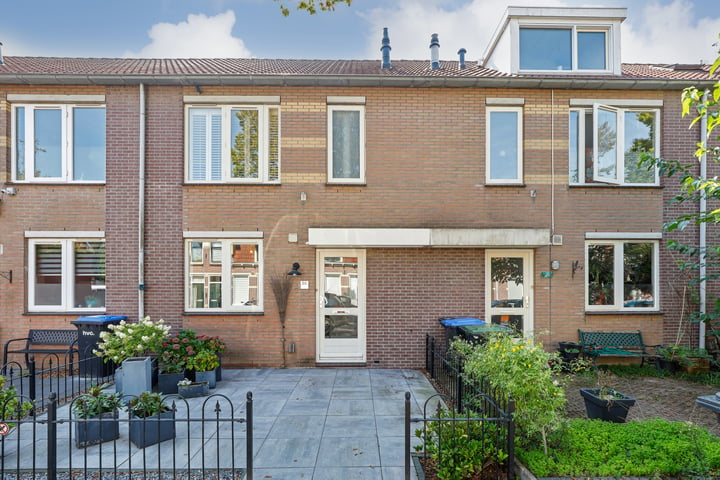 Bekijk foto 1 van Prins Hendrikstraat 50