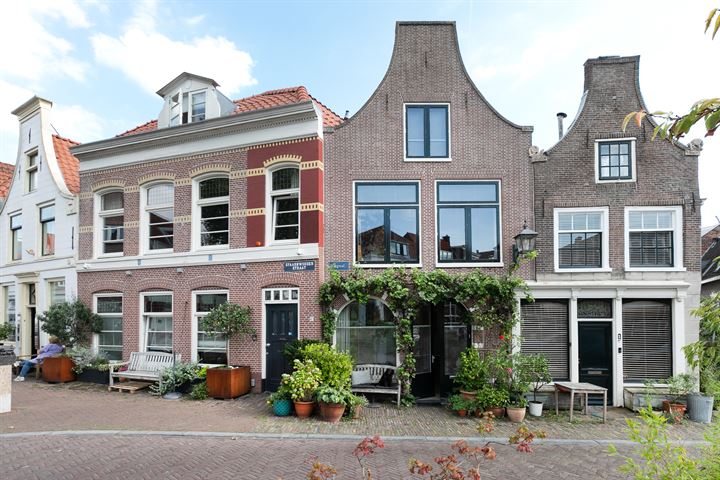 Bekijk foto 1 van Burgwal 1