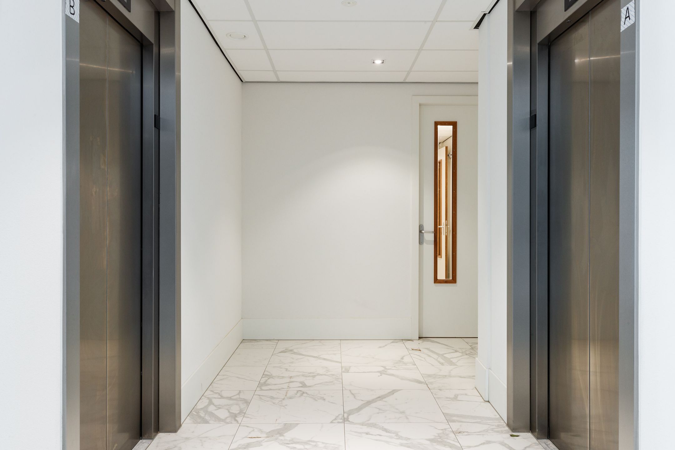 Foto 5 van The Minister