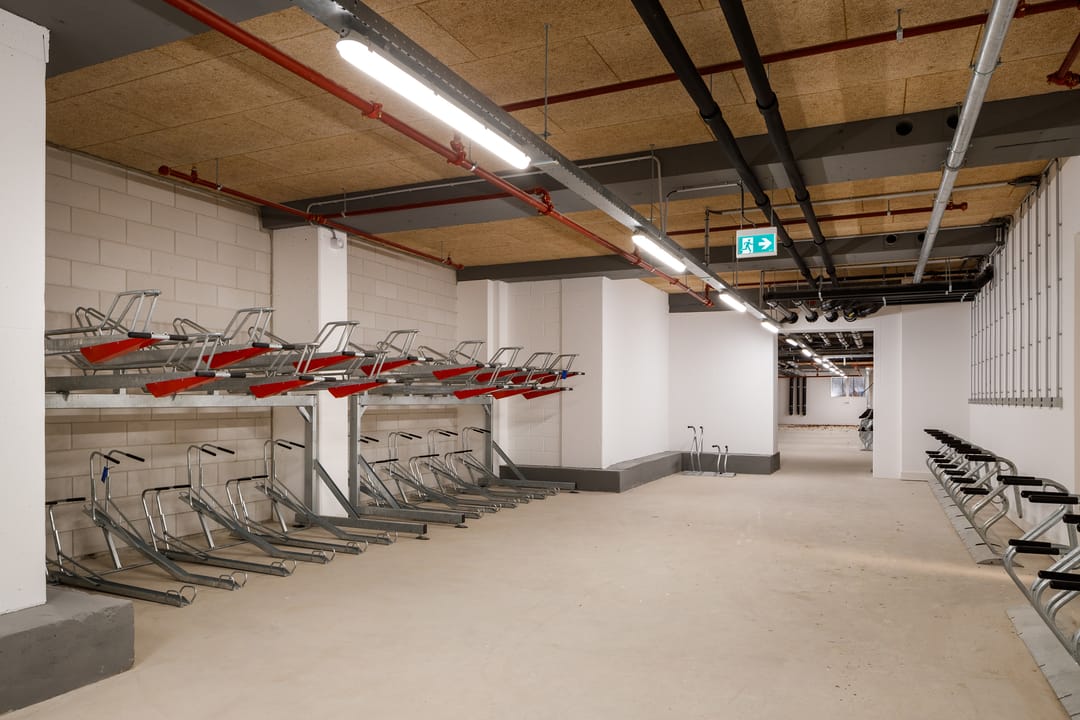 Foto 6 van The Minister